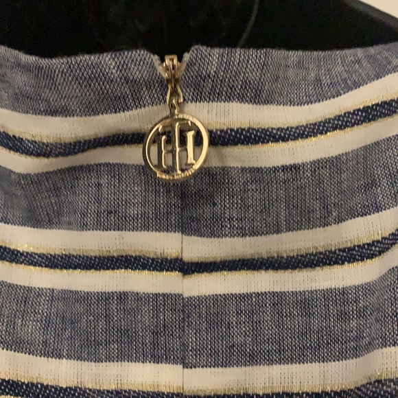 V-neck fit and flare pleated dress Size 2 $15 if you Buy 2 Dresses or more - Picture 8 of 8